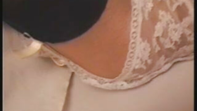 女の子は缶との深いアナルセックスに満足しています。 クンニ 女性 用 動画