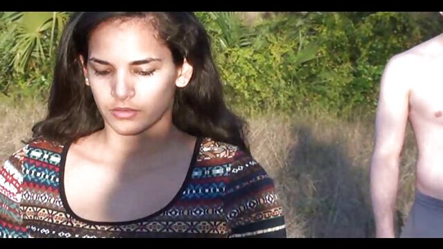 スリムなかわいい女の子stroking彼自身の通り 女 用 の エロ 動画