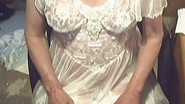 コックの口を大きく開いて吸う。 av 無料 女性 向け